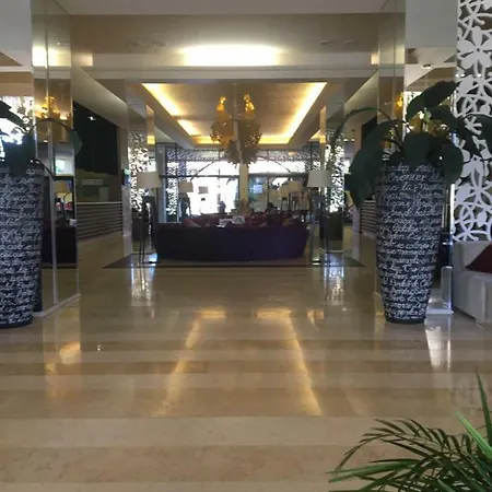 Elite Apartment 70 M2 Royal Beach Apartament *